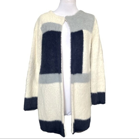 Janice The Wonder Sweater in Cream‎ - Picture 1 of 15